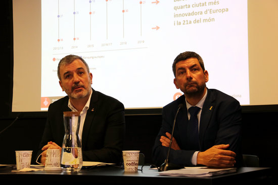 Head of the Barcelona Chamber of Commerce Joan Canadell (right) and the city council's Jaume Collboni on December 4, 2019 (by Marta Casado Pla)